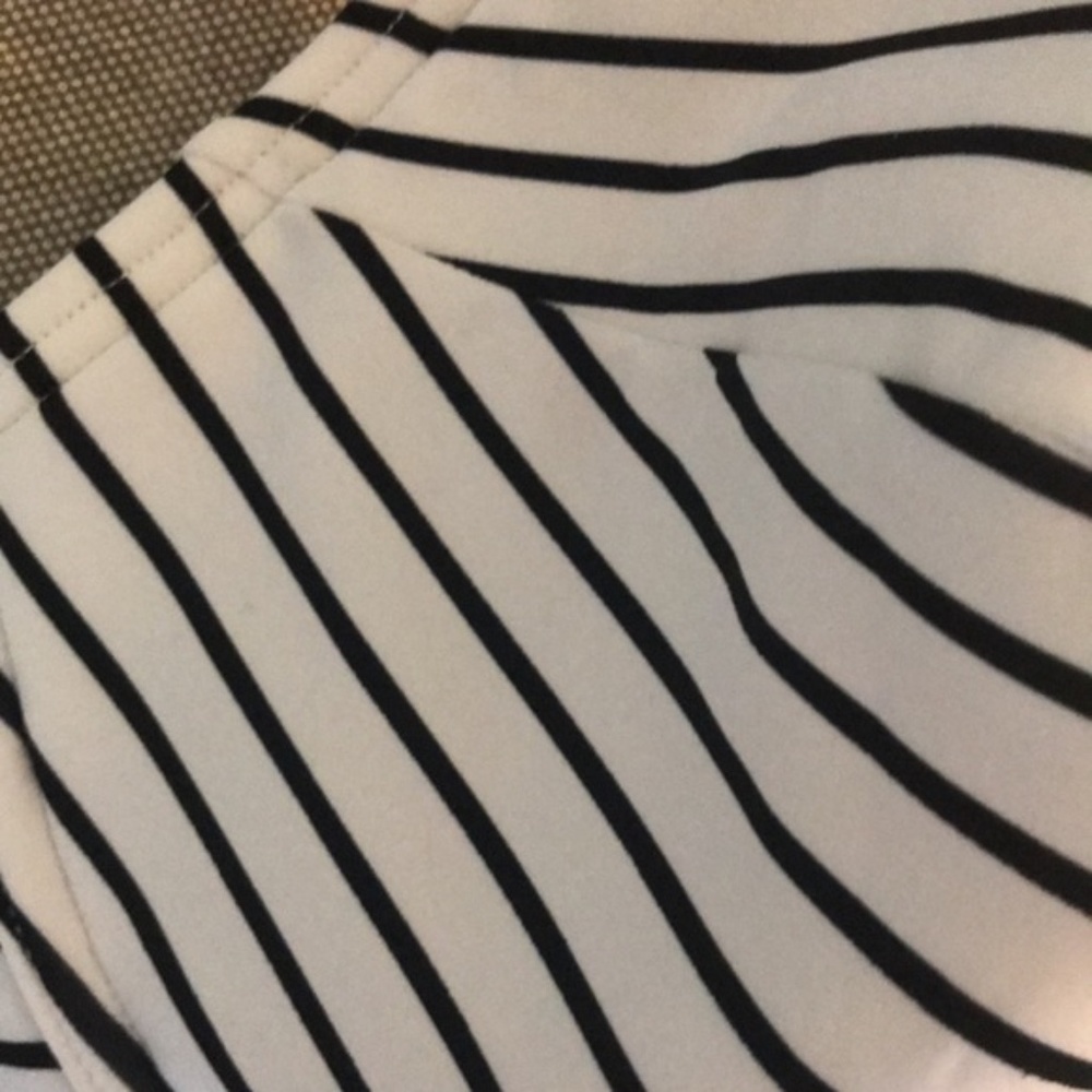NWT Figleaves Black/White Stripe Bikini Top (32DD) - Picture 6 of 6